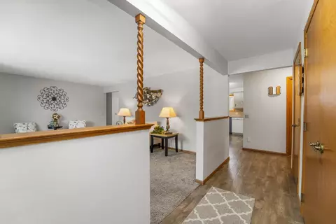 Entry Way - 660 Edgewood Dr, Appleton, WI 54913 photo 1 of 3
