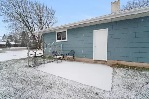 Exterior - 660 Edgewood Dr, Appleton, WI 54913 photo 4 of 9