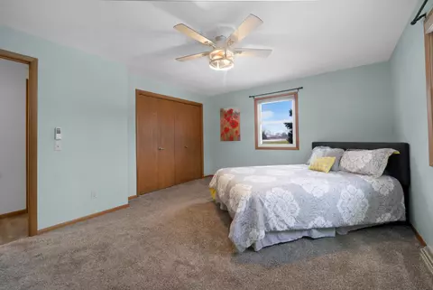 Bedroom - 660 Edgewood Dr, Appleton, WI 54913 photo 4 of 9