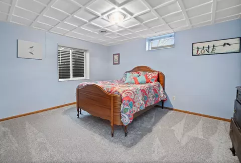 Bedroom - 660 Edgewood Dr, Appleton, WI 54913 photo 8 of 9