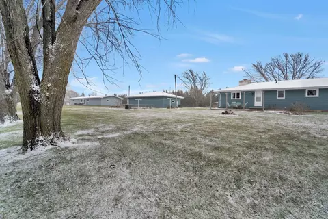 Exterior - 660 Edgewood Dr, Appleton, WI 54913 photo 7 of 9