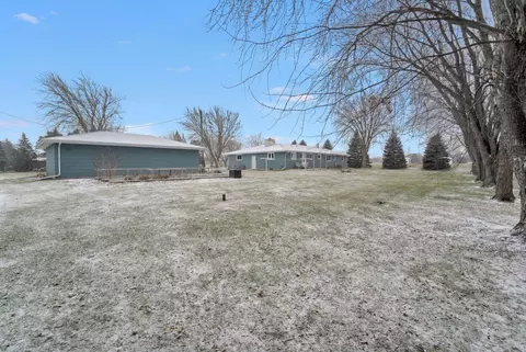 Exterior - 660 Edgewood Dr, Appleton, WI 54913 photo 6 of 9