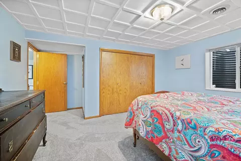 Bedroom - 660 Edgewood Dr, Appleton, WI 54913 photo 9 of 9