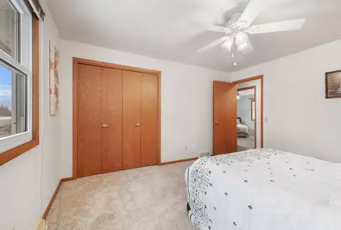 Bedroom - 660 Edgewood Dr, Appleton, WI 54913 photo 1 of 9