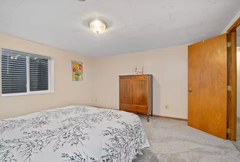Bedroom - 660 Edgewood Dr, Appleton, WI 54913 photo 7 of 9