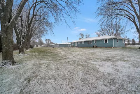 Exterior - 660 Edgewood Dr, Appleton, WI 54913 photo 8 of 9