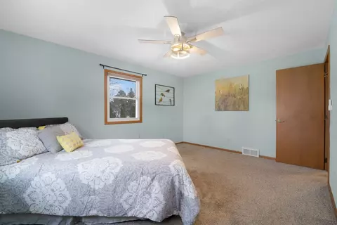Bedroom - 660 Edgewood Dr, Appleton, WI 54913 photo 5 of 9