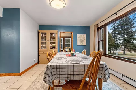 Dining - 2869 Sot Rd, Abrams, WI 54101 photo 2 of 4