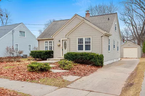 1161 Kellogg St, Green Bay, WI 54303