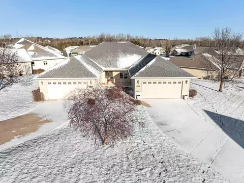 2014 Golden Bell Dr #2, Green Bay, WI 54313
