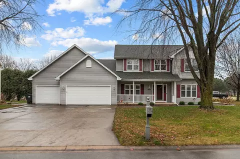 1047 Northcreek Dr, Neenah, WI 54956