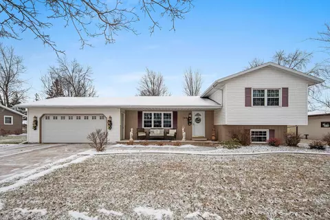 109 E Morningside Dr, Kaukauna, WI 54130