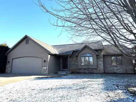 1855 Martingale Ln, Neenah, WI 54956