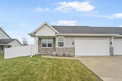 903 Highland Park Rd, Neenah, WI 54956