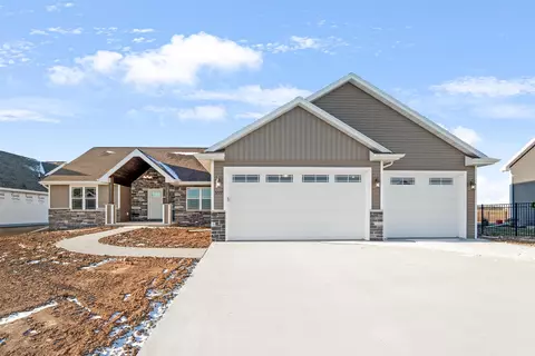 5727 N Yosemite Ln, Appleton, WI 54913