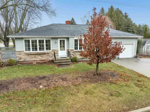 409 Muehl St, Seymour, WI 54165