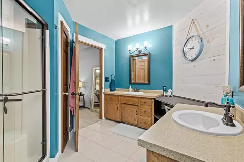 Bath - 3419 N Morrison St, Appleton, WI 54911 photo 3 of 4