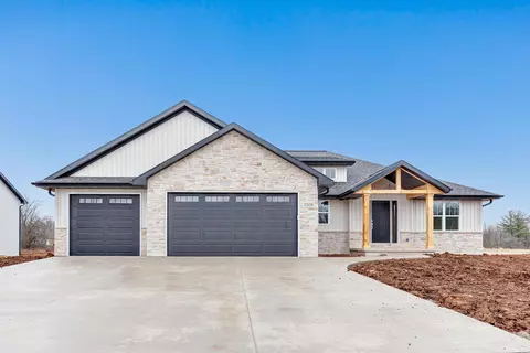 2506 S Stellita Cir, De Pere, WI 54115