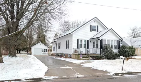 633 W Calumet St, Hilbert, WI 54129