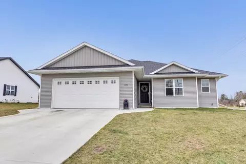 577 Eagle Dr, Oconto Falls, WI 54154