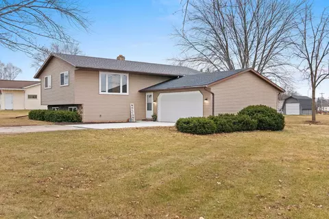 2776 Continental Dr, Green Bay, WI 54311