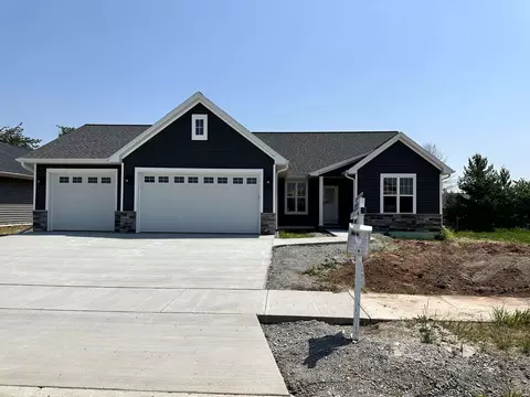 1420 Crossroads Dr, De Pere, WI 54115
