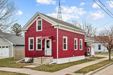 1201 Harney Ave, Oshkosh, WI 54901