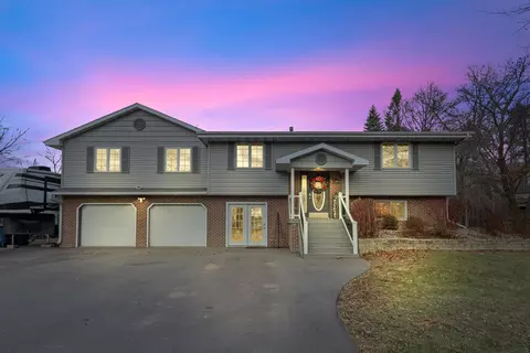 1384 Harbor Lights Rd, Suamico, WI 54173