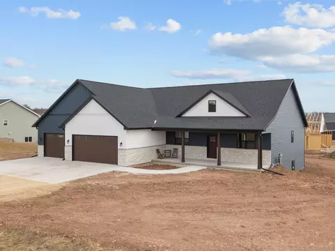 N932 Quarry Rim Road, Hortonville, WI 54944