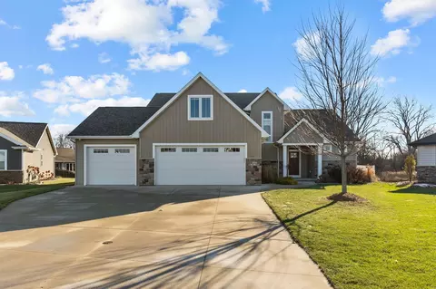 2203 Madelynn Ln, Neenah, WI 54956