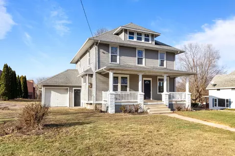303 Main St, Fairwater, WI 53931