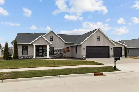 2978 E Bluetopaz Dr, Appleton, WI 54913