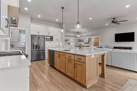 2978 E Bluetopaz Dr, Appleton, WI 54913 photo 16