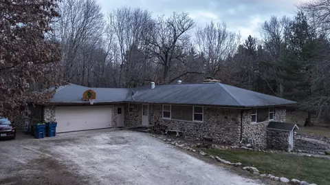 e1957 North Westgate Acres Road, Waupaca, WI 54981