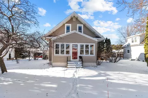 122 N John St, Kimberly, WI 54136