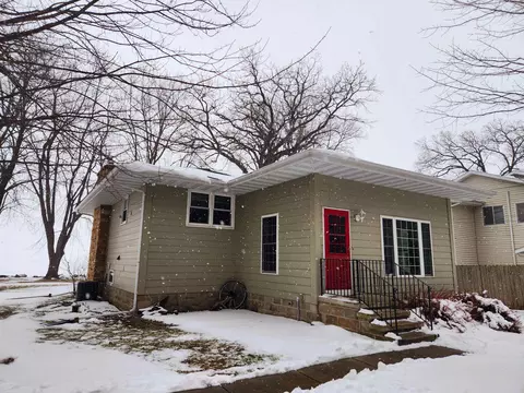 4238 S Shady Ln, Oshkosh, WI 54902