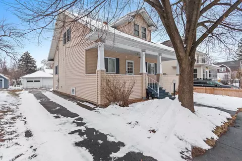 926 Howard St, Green Bay, WI 54303