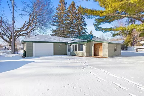 107 N Forest Ave, Gillett, WI 54124