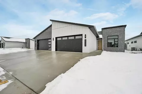 328 Aldon Cir, Green Bay, WI 54304