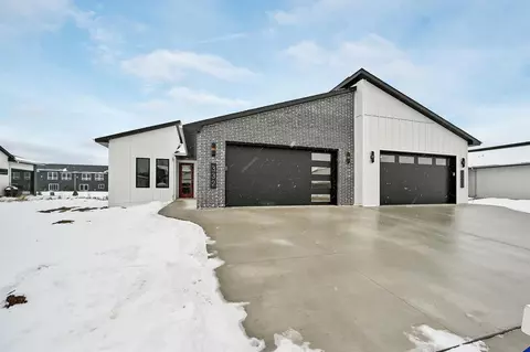 332 Aldon Cir, Green Bay, WI 54304