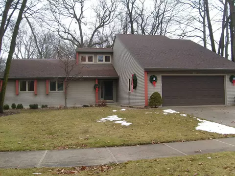 1505 Villa Park Dr, Oshkosh, WI 54904