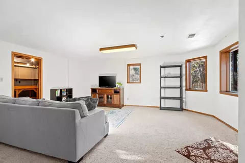 Living - 12 Springbrook Cercle Dr, Appleton, WI 54914 photo 5 of 6