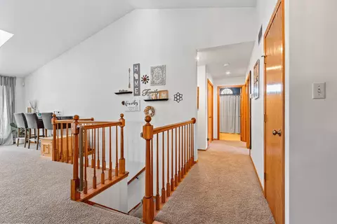 Entry Way - 12 Springbrook Cercle Dr, Appleton, WI 54914 photo 5 of 5