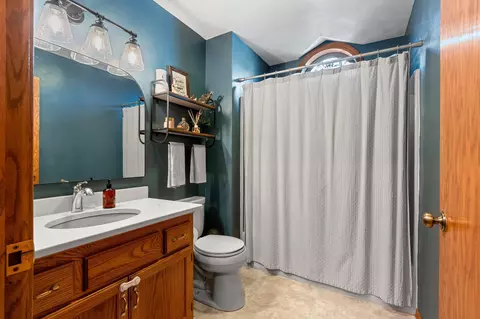 Bath - 12 Springbrook Cercle Dr, Appleton, WI 54914 photo 4 of 5