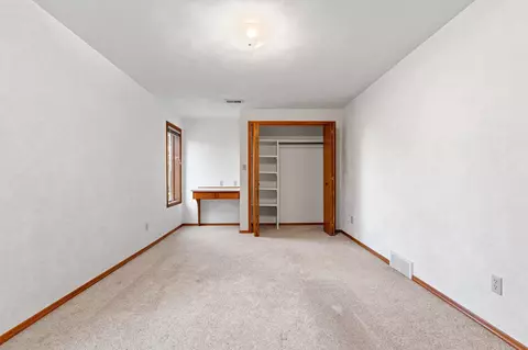 Bedroom - 12 Springbrook Cercle Dr, Appleton, WI 54914 photo 6 of 9