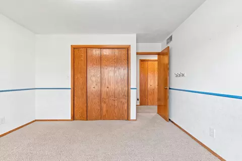 Bedroom - 12 Springbrook Cercle Dr, Appleton, WI 54914 photo 5 of 9