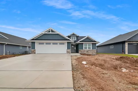 2581 Willow Ct, Green Bay, WI 54311