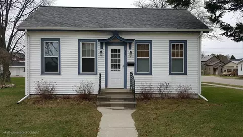937 Main St, Marinette, WI 54143