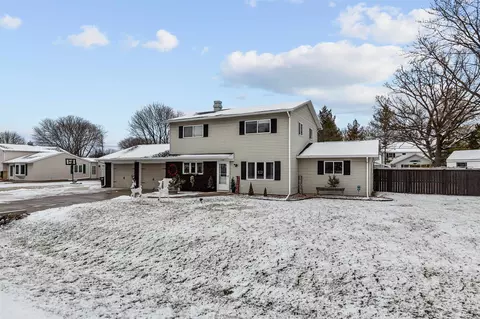 1298 Glenview Dr, Neenah, WI 54956