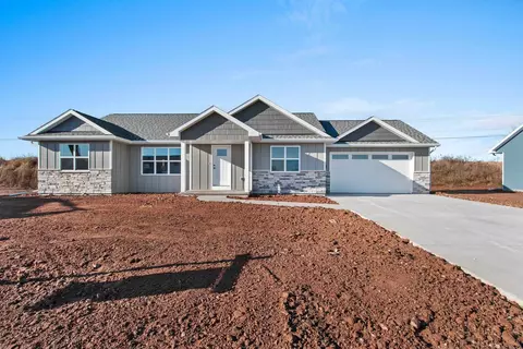 542 Emerald Isle Ct, Wrightstown, WI 54180